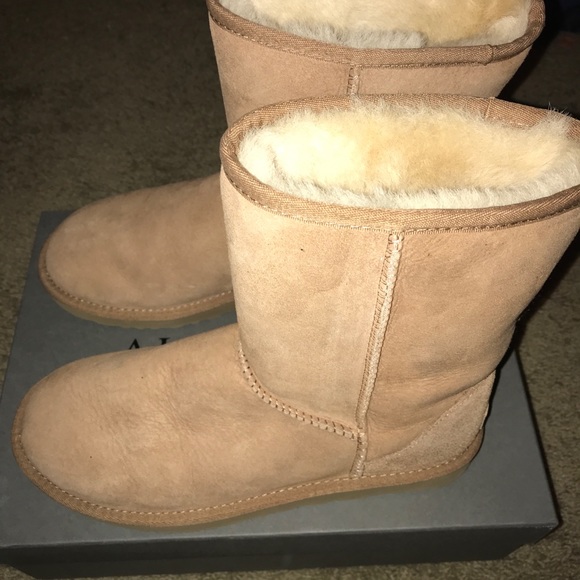 Women’s Ugg Boots Size 9 - Picture 4 of 7